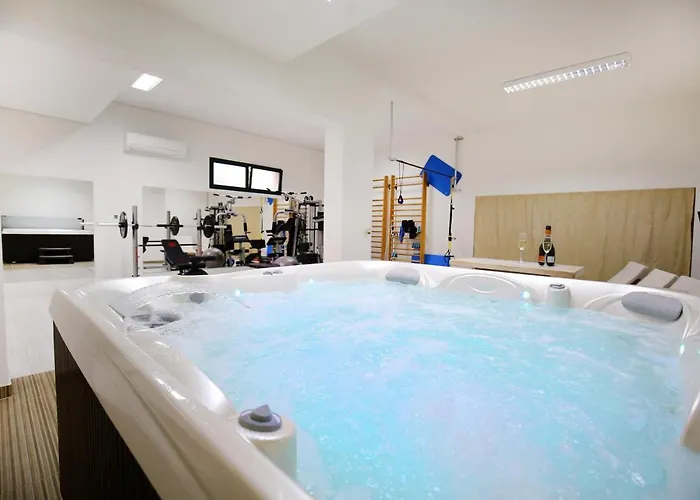 Quince Zadarvillas Murvica (Policnik)